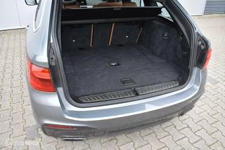 BMW 5 Serie BMW 520i Touring M-Sport Bluestone Pano Comfortstoel 360°Camera HUD Leder HiFi Adaptive LED 19