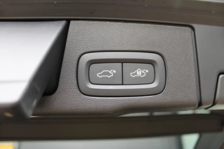 Volvo XC60 Volvo XC60 2.0 T8 Plug-in hybrid AWD Plus Dark | Luchtvering | 360 | H&K | Trekhaak - afbeelding nr 50