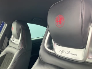 Alfa Romeo Giulietta Alfa Romeo Giulietta 1.750 Turbo 241pk Veloce Automaat Carplay Sport-Stoelen Nav/Cruise Voll.Onderhouden! - afbeelding nr 5