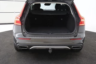 Volvo V60 Volvo V60 Cross Country 2.0 B5 AWD Pro | Trekhaak | Leder |  Stoel & stuurverwarming | Camera | Adaptive cruise | Carplay | Harman/Kardon | Keyless | BLIS | Memory | Navigatie - afbeelding nr 11