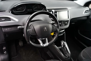 Peugeot 208 Peugeot 208 1.2 PureTech Blue Lease Executive, CarPlay, PDC - afbeelding nr 15