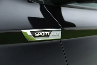 Škoda Karoq Skoda Karoq 1.5 TSI / 150 PK / DSG / Sportline / Black Edition / Panorama / Virtual Cockpit / Camera / Cruise Control / Trekhaak / 18
