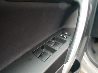 Toyota Auris Toyota Auris 1.8 Hybrid Dynamic Camera| Trekhaak| Navi+BT - afbeelding nr 16