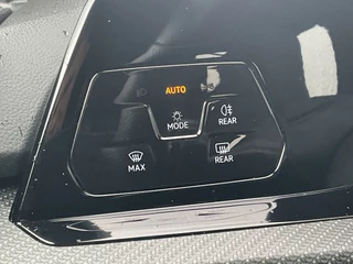 Volkswagen Golf Volkswagen Golf 1.5 eTSI R-Line Business+ Automaat Adap.Cruise Stoel/Stuurverw Led Sfeerverlichting! - afbeelding nr 28