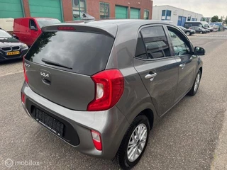 Kia Picanto Kia Picanto 1.0 67pk Automaat  Stoel en Stuur verwarming ,  Navigatie / Apple carplay  / Android auto , Achteruit camera , Bluetooth , Priveglas , Chrome handgrepen , Sport Velgen ,  9.500km !! - afbeelding nr 5