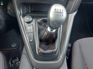 Ford Focus Ford Focus 1.5 135KW/184PK ST line, applecarplay/android,airco,cruise,stoelverwarming,parkeersensoren achter, - afbeelding nr 18