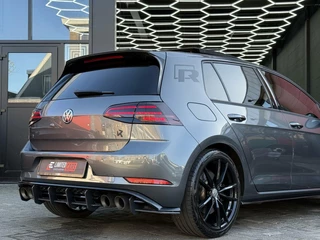 Volkswagen Golf Volkswagen Golf 7.5 R 2.0 TSI 4Motion|AKRA|PANO|DYNAUDIO - afbeelding nr 19