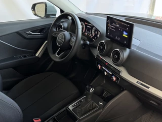 Audi Q2 Audi Q2 ✅2025✅35 TFSI ✅FACELIFT✅ S EDITION 150PK VIR.COCKPIT ELEK.KLEP TOUCHSCREEN CARPLAY NAVI CAMERA MATRIX LED STOELVERW. PDC KEYLESS 2025 