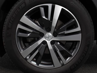 Peugeot 3008 Peugeot 3008 1.2 PureTech Allure Climate control Adaptive cruise control Achteruitrijd camera Parkeersensoren Verwarmde voorstoelen LED Navigatie Apple Carplay/ Android Auto - afbeelding nr 12