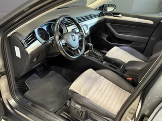 Volkswagen Passat Volkswagen Passat Variant 1.4 TSI ACT Highline Automaat | Panoramadak | Adaptive cruise | Stoelverwarming | PDC V+A | LED - afbeelding nr 11
