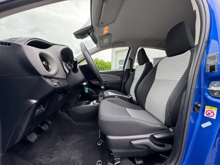 Toyota Yaris Toyota Yaris 1.5 VVT-i Aspiration DEALER ONDERHOUDEN / NL AUTO / CAMERA / NAVIGATIE / BLUETOOTH / VOLLE TANK - afbeelding nr 13