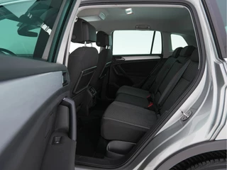 Volkswagen Tiguan *ADAPTIVE-CRUISE | NAVI-FULLMAP | KEYLESS | CAMERA | BLINDSPOT | COMFORT-SEATS | ECC | PDC | 17''ALU* - afbeelding nr 9