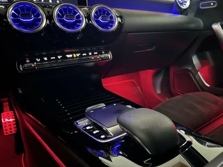 Mercedes-Benz A-Klasse Mercedes A-klasse 180 AMG Matgrijs Sfeerverlichting Carplay - afbeelding nr 53