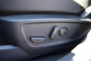 Ford Kuga | Winterpakket | Technology pack | BLIS | Navigatie | Head-up - afbeelding nr 28