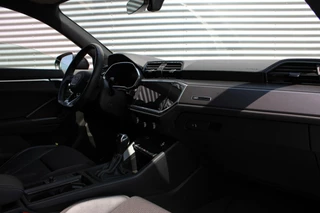 Audi Q3 Audi Q3 Sportback 45 TFSI e S Edition // 3X S-Line - Plat stuur - Trekhaak klapbaar - Black Optic - Ambient - 20
