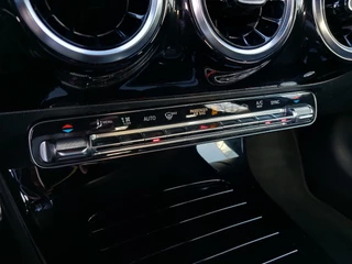 Mercedes-Benz A-Klasse 180 136pk Automaat Business Solution AMG | Origineel NL | Navi | Apple Carplay+Android Auto | Clima | Cruise | Led Koplampen | Pdc V+A+Assist+Camera | Stoelverwarming | 18''lm - afbeelding nr 16