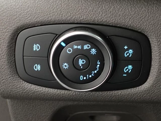 Ford Transit Custom Ford Transit Custom 131pk L2H1 Trend Trekhaak Camera Cruise control Airco Parkeersensoren 3-Zits Euro6 - afbeelding nr 19