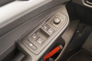 Volkswagen Golf Volkswagen Golf 2.0 TDI 115pk Edition -NAVI-AIRCO-CARPLAY- - afbeelding nr 17