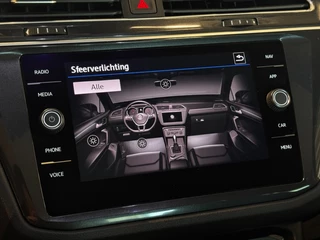 Volkswagen Tiguan Volkswagen Tiguan 2.0 TSI 4Motion Highline Business R 220pk Pano Virtual Alcantara 19 inch - afbeelding nr 35