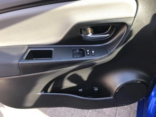 Toyota Yaris Toyota Yaris 1.5 HYB. DYNAMIC **Automaat/opendak/carplay** - afbeelding nr 19