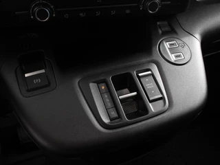 Opel Combo Opel Combo 1.5 BlueHDi 130 S&S L2 Automaat Apple Carplay / Android Auto Navigatie Trekhaak Airco Camera Cruise Control Parkeersensoren V+A DAB - afbeelding nr 26