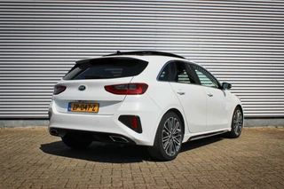 Kia Ceed Kia Ceed 1.4 T-GDi GT-PlusLine // NL auto - NAP - KIA Garantie 07-2026 - Panoramadak - JBL - Camera - Stoelverwarming - Stuurwielverwarming - afbeelding nr 3