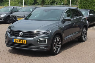 Volkswagen T-Roc Volkswagen T-Roc 1.5 TSI Sport Business 3x R-Line / Camera / Virtual Cockpit / Navigatie / 19'' / Keyless / Stoelverwarming / ACC - afbeelding nr 6