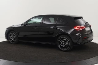 Mercedes-Benz A-Klasse Mercedes-Benz A-klasse 250e AMG Night | Carplay | Stoelverwarming |  Full LED | Sfeerverlichting | Leder/Alcantara | Navigatie | Park Assist - afbeelding nr 2