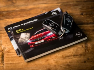 Opel Astra Opel Astra Sports Tourer 1.4 Innovation 150Pk Automaat (APPLE CARPLAY, GROOT NAVI, CLIMATE, CAMERA, LEDER, SPORTSTOELEN, ADAPTIVE CRUISE, PARKEERSENSOREN, LANE ASSIST, NIEUWE APK, NIEUWSTAAT) - afbeelding nr 16