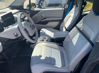 BMW i3 BMW i3 S iPerformance 94Ah 33 kWh / Full option! / Panoramadak / Camera / Keyless / 20'' / Warmtepomp / Harman Kardon / Apple CarPlay / DAB / Getint glas / Stoelverwarming / ACC - afbeelding nr 10