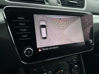 Škoda Superb Škoda Superb Combi 1.4 TSI iV Business Edition Plus | Trekhaak | 18