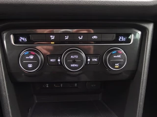 Volkswagen Tiguan TREKHAAK / CARPLAY / NAVI / CLIMA / PDC / BLUETOOTH / ACC / NL-AUTO - afbeelding nr 32