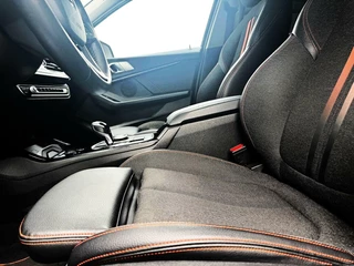 BMW 1 Serie BMW 1-serie 118i Sport Line/Aut/Navi/Xenon/Carplay/Sportstoelen/Stoelverwarming/CRUISE - afbeelding nr 19