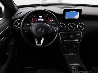 Mercedes-Benz A-Klasse Mercedes-Benz A-klasse 180 Urban | Stoelverwarming | Navigatie |  Sportstoelen | Half leder | Cruise control | Park Assist | Airco | Bluetooth - afbeelding nr 3