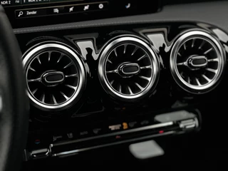 Mercedes-Benz CLA Mercedes-Benz CLA Shooting Brake 250 e Business Solution AMG | Trekhaak | CarPlay | Ambient Light | 360* Camera | LED | DAB+ - afbeelding nr 25