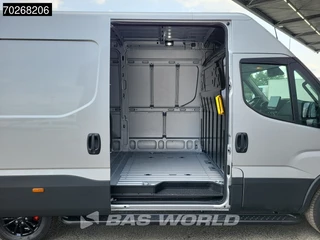 Iveco Daily Iveco Daily 35S21 3.0L Automaat Black Edition L2H2 LED ACC Airco Camera 3,5t Trekgewicht Parkeersensoren L2 12m3 Airco - afbeelding nr 7
