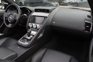 Jaguar F-Type Jaguar F-Type 3.0 V6 Convertible 69.614 km! / Camera / Leder / Keyless / Memory seats / 19'' / Sportuitlaat - afbeelding nr 13