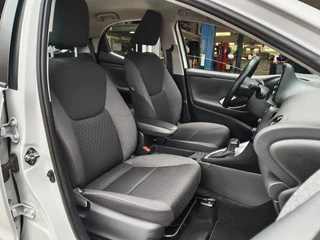 Toyota Yaris Toyota Yaris 1.5 Hybrid Dynamic | All Weather | Keyless Entry | Android Auto - afbeelding nr 25
