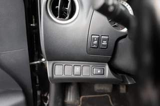 Nissan Navara Nissan Navara 2.3 DCI DUBBEL CABINE N-GUARD A/T BE TREKKER 5 SITZ 4WD VAN - afbeelding nr 17