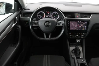 Škoda Octavia Skoda Octavia 1.0 TSI Style | Panoramadak | Stoelverwarming |  Adaptive cruise | Trekhaak | Carplay | Climate control | Sportstoelen - afbeelding nr 3