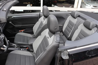 Volkswagen T-Roc Volkswagen T-Roc Cabrio 1.5 TSI R-Line Automaat. Eerste eigenaar, nieuwstaat! Trekhaak. - afbeelding nr 17