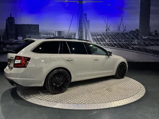 Škoda Octavia Skoda Octavia Combi 2.0 TSI RS 245 *Full Options*Concaver Wheels*Milltek*TopStaat* - afbeelding nr 11