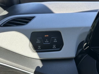 Volkswagen ID.3 50% deal 8.475,- ACTIE Stoelverwarming / Carplay / Camera / Cruise / LMV - afbeelding nr 35