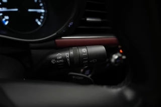 Mazda 3 Mazda 3 2.0 e-SkyActiv-X Luxury automaat i-Activesense pakket met Sunroof en rood leer pakket : dealer onderhouden en 24 maanden verlengde garantie - afbeelding nr 29