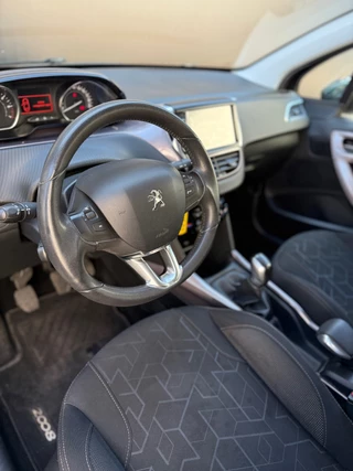 Peugeot 2008 Peugeot 2008 1.2 PureTech Style - afbeelding nr 34