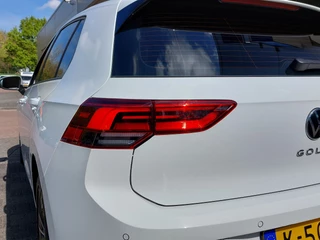 Volkswagen Golf 1.5 TSI 131pk 1st Edition | Origineel NL | Navi | Apple Carplay+Android Auto | Clima | Adap.Cruise | Led Koplampen | Stoel+Stuurwielverwarming | Rijstrook+Licht+Regensensor | Privacy Glass - afbeelding nr 52