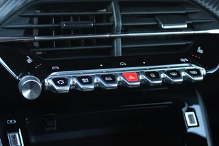Peugeot 2008 Peugeot 2008 1.2 130PK AUTOMAAT GT PACK | ELEKTRISCH BEDIENBARE BESTUURDERSSTOEL | NAVIGATIE | FULL LED KOPLAMPEN | DRAADLOZE APPLE CARPLAY/ANDROID AUTO | ADAPTIVE CRUISE CONTROL | CAMERA VOOR + ACHTER | CLIMATE CONTROL | LICHTMETALEN VELGEN 17