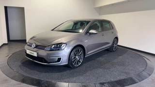 Volkswagen e-Golf | Lederen Bekleding | Zwarte Velgen | Privacy Glass | Lage km. stand! | SoH (batterijcheck) 86,4 % score! - afbeelding nr 9