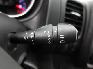 Renault Trafic Renault Trafic Passenger 2.0 dCi 120 L2H1 9 Persoons Airco Bluetooth  Led  Parkeersensoren - afbeelding nr 13