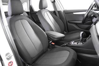 BMW 2 Serie BMW 2 Serie Active Tourer 220i Centennial Executive XDrive *Navigatie*4x4* - afbeelding nr 3